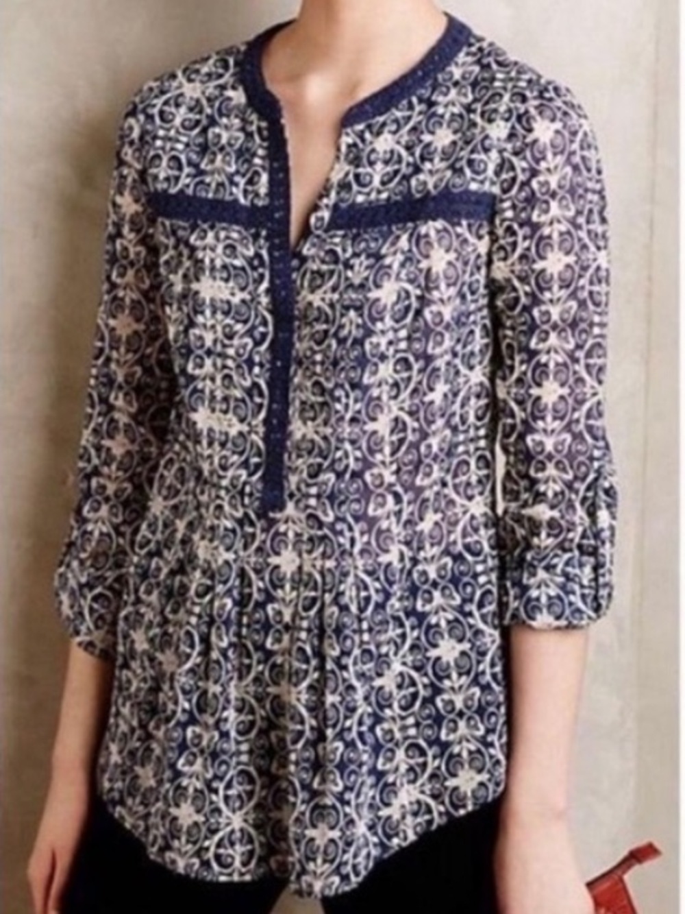 Anthropologie Maeve Abella Pintuck Blouse in Blue Floral Print, EUC